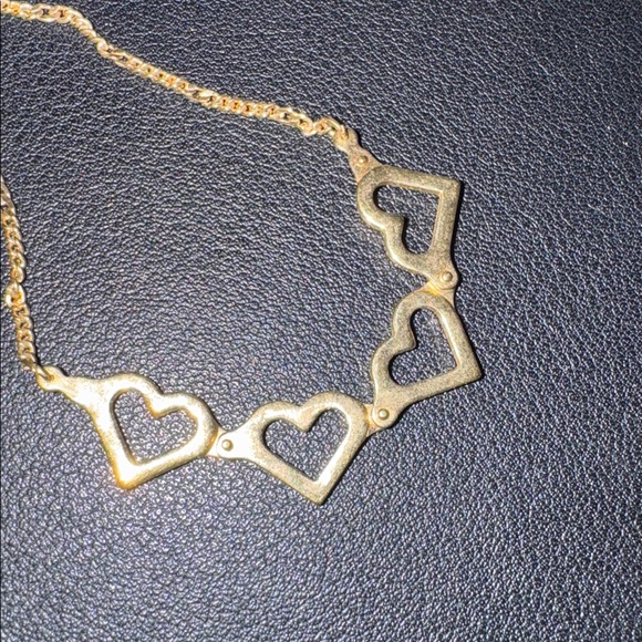 Vintage Avon Gold Plated Heart Necklace - Picture 2 of 3